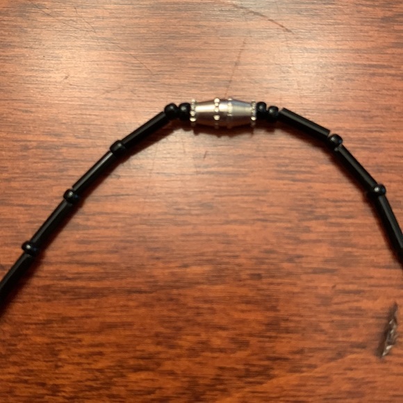 Sharks-tooth Beaded Ankle Bracelet @ 3” Diameter W/Metal Barrel Closure - Picture 4 of 7